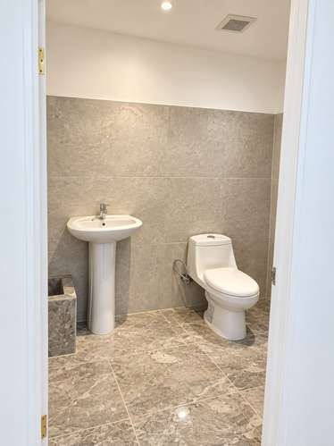 LOCAL COMERCIAL EN ALQUILER – SAN JOSÉ CENTRO | 91 m²