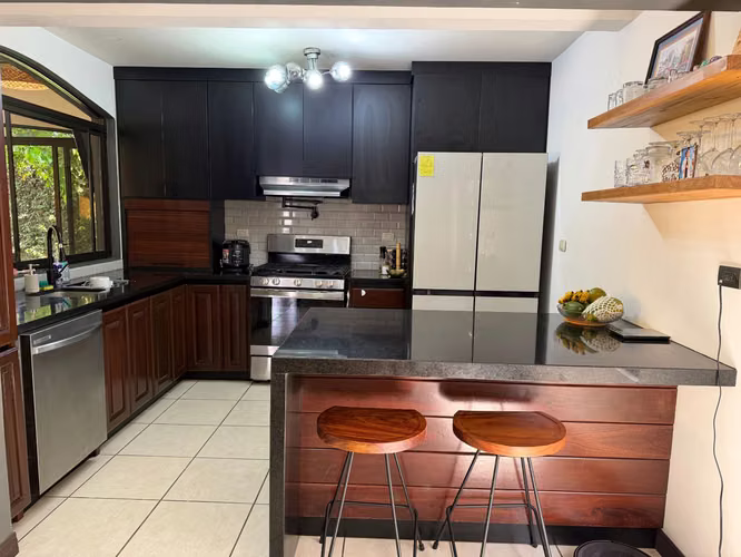 Vendo casa en Condominio La Ladera Tournón-Heredia, 1 habitación primer nivel con baño - Imagen 6