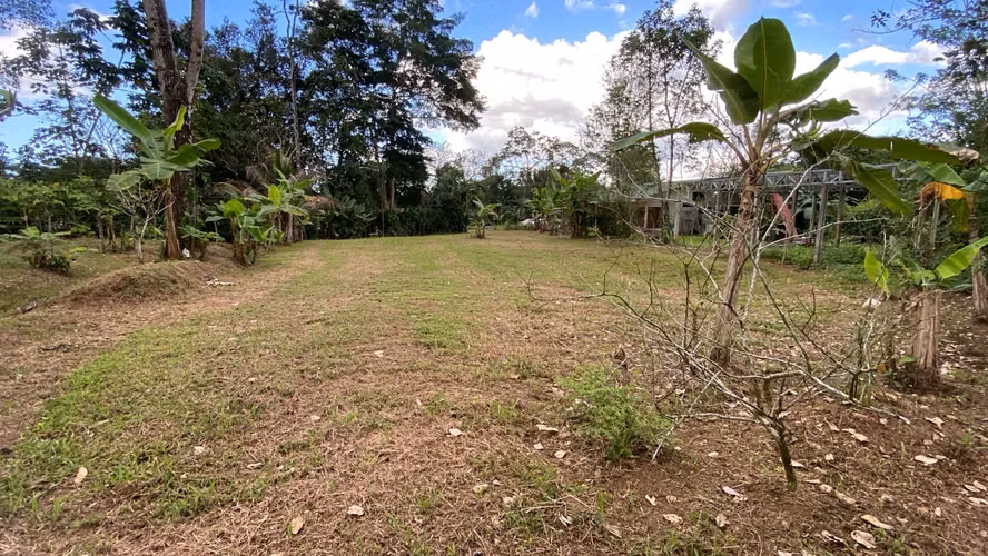 Lote de 1000 m² con vista al volcán Arenal en peñas blancas - Imagen 5