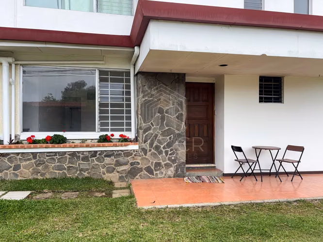 Apartamento en Primer Piso con Servicios Incluidos | Cristo de Sabanilla
