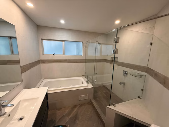 Escazu, cerca La PACO, hermoso-lujoso-amplio 140m2, L.Blanca, 3 hab, 2.5 baños, amenidades. - Imagen 11