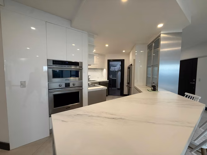 Escazu, cerca La PACO, hermoso-lujoso-amplio 140m2, L.Blanca, 3 hab, 2.5 baños, amenidades. - Imagen 2