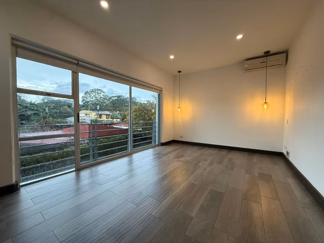 Escazu, cerca La PACO, hermoso-lujoso-amplio 140m2, L.Blanca, 3 hab, 2.5 baños, amenidades. - Imagen 9