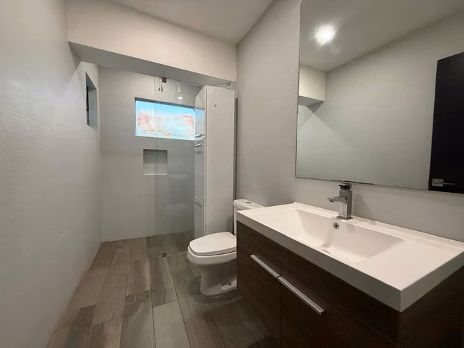 Escazu, cerca La PACO, hermoso-lujoso-amplio 140m2, L.Blanca, 3 hab, 2.5 baños, amenidades. - Imagen 15