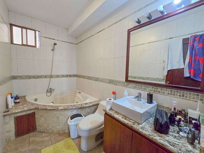 APARTAMENTO CON VISTA DE 3 HABIT. EN GUACHIPELIN ESCAZU - Imagen 13