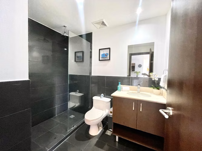 PASEO COLÓN APARTAMENTO AMOBLADO CON PARQUEO EN TORRE 70M2 DE DISEÑADOR - Imagen 12