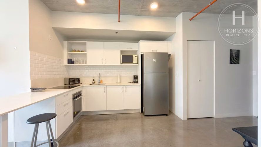 Se Alquila Apartamento Tipo Estudio Amueblado en URBN Escalante con Vista a las Montañas NJA1458JB - Imagen 2