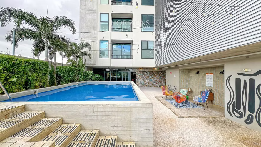 Se Alquila Apartamento Tipo Estudio Amueblado en URBN Escalante con Vista a las Montañas NJA1458JB - Imagen 16