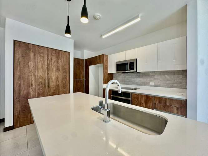 Amplio apartamento en Guachipelín, Escazú - Imagen 3