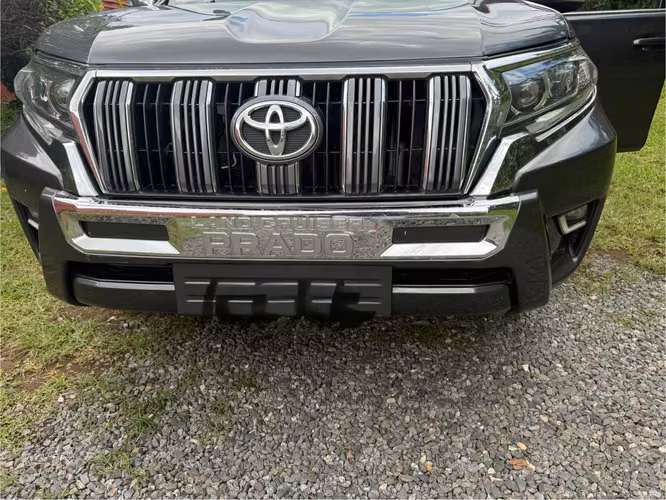 Toyota Prado 2019 4x4, Excelente estado - Imagen 4