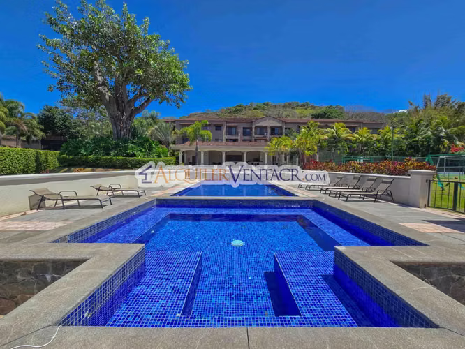 Via Nova Santa Ana Pozos! Penthouse amueblado con vista
