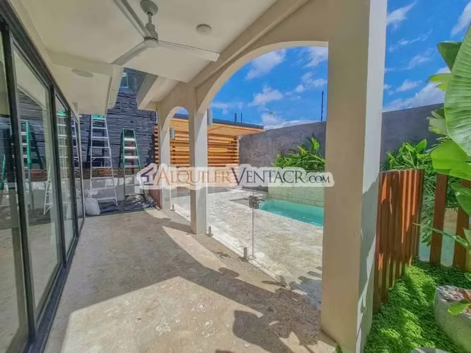 LUJOSA CASA AMUEBLADA DE 406 M2 CON PISCINA PROPIA EN JABONCILLOS