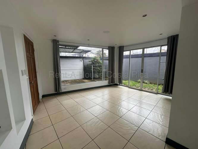 Venta de Casa Esquinera en Moravia-La Trinidad. 27-581 - Imagen 4