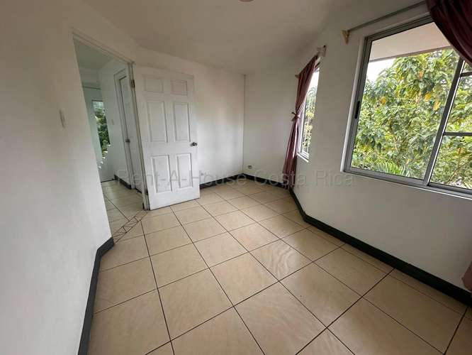 Venta de Casa Esquinera en Moravia-La Trinidad. 27-581 - Imagen 9