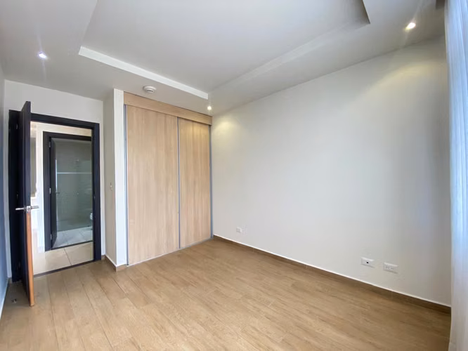 Alquiler de Apartamento en Santa Ana centro con línea blanca - Imagen 6