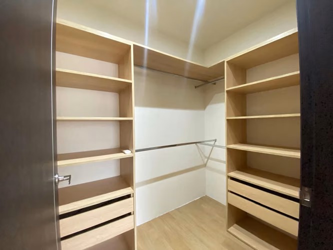 Alquiler de Apartamento en Santa Ana centro con línea blanca - Imagen 3