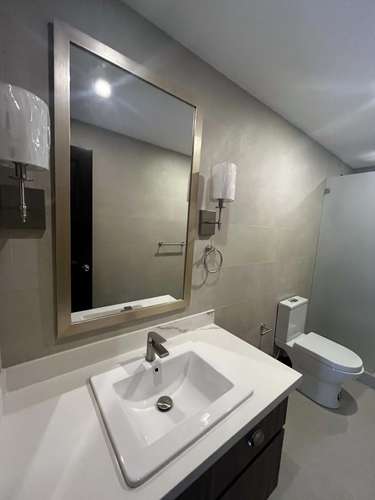 Vendo Exclusivo Apartamento Totalmente Remodelado en Escazú SSA - Imagen 8