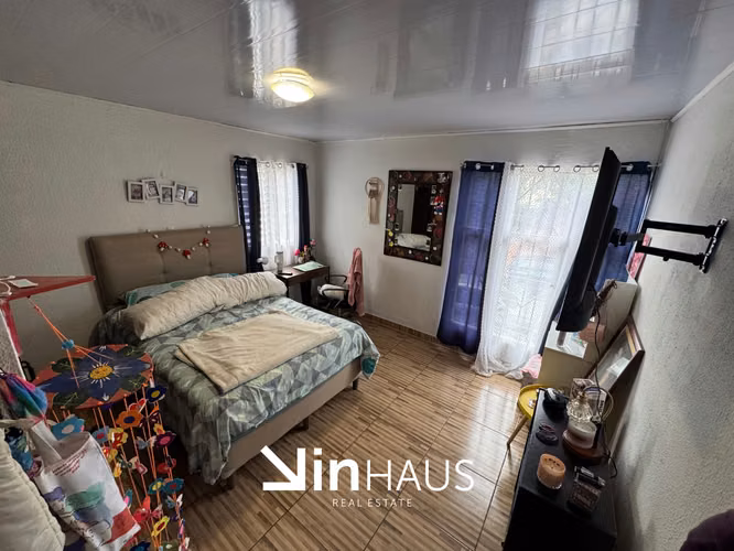 Venta de propiedad con 5 casas y un apartamento en San Rafael Arriba de Desamparados -EU (ID43587)