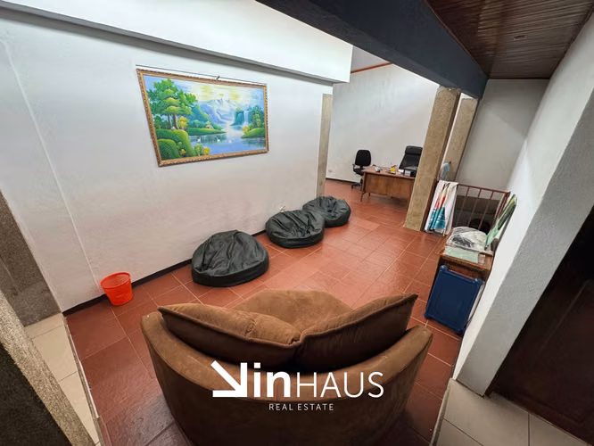 Venta de propiedad con 5 casas y un apartamento en San Rafael Arriba de Desamparados -EU (ID43587)