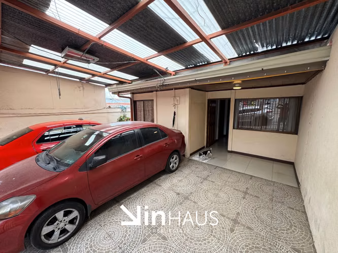 Property sale with 4 houses and an apartment in Aserrí -EU (ID43588)