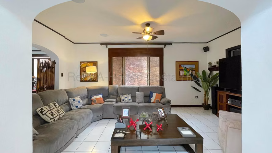 Venta de Casa Residencial Los Arcos, Ciudad Cariari-Ulloa. - Imagen 4