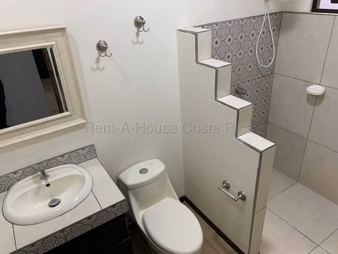 Alquiler de Acogedor Apartamento en Tibás. - Imagen 8