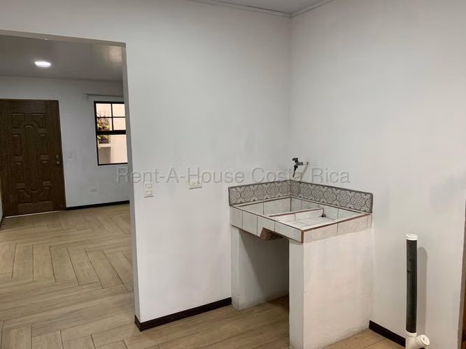 Alquiler de Acogedor Apartamento en Tibás. - Imagen 17