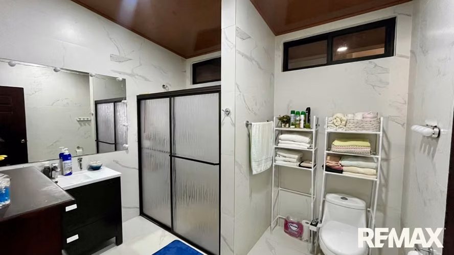 Hermosa Casa en Venta San Mateo  - Imagen 10