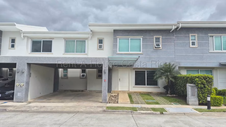 Sale of House in Piedad de Santa Ana.
