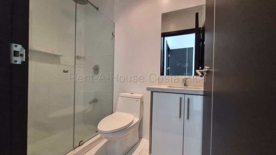 Venta de Casa en Piedades de Santa Ana.  - Imagen 5