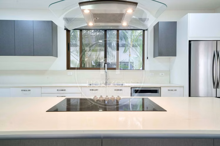 Se Vende Casa en Condominio NYA en Lindora Santa Ana 5 Habitaciones y Jardín noj1218or - Imagen 6
