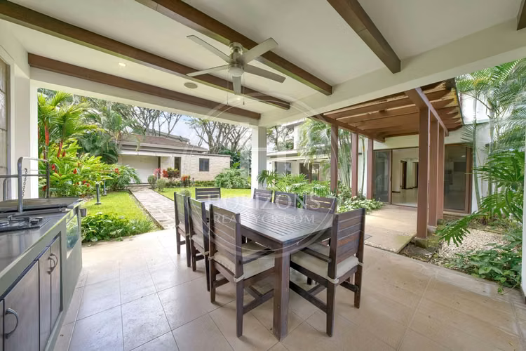 Se Vende Casa en Condominio NYA en Lindora Santa Ana 5 Habitaciones y Jardín noj1218or - Imagen 10