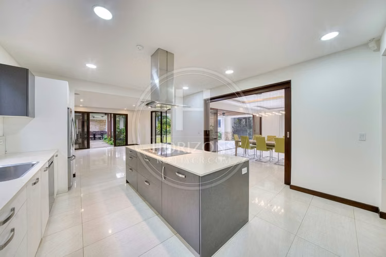 Se Vende Casa en Condominio NYA en Lindora Santa Ana 5 Habitaciones y Jardín noj1218or - Imagen 7