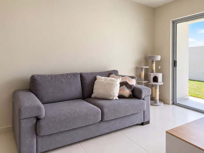 VENTA DE CASA DE UNA PLANTA, 2 HABITACIONES, CON PATIO EN CONDOMINIO - Imagen 3