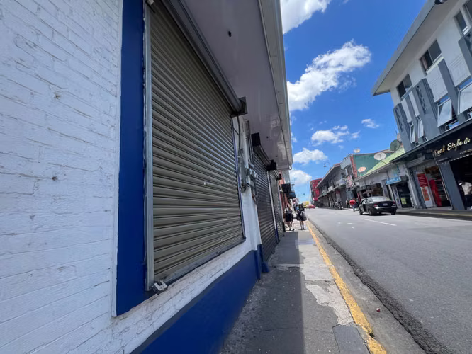 LOCAL COMERCIAL ESQUINERO DE 98 m² – SAN JOSÉ CENTRO - Imagen 6