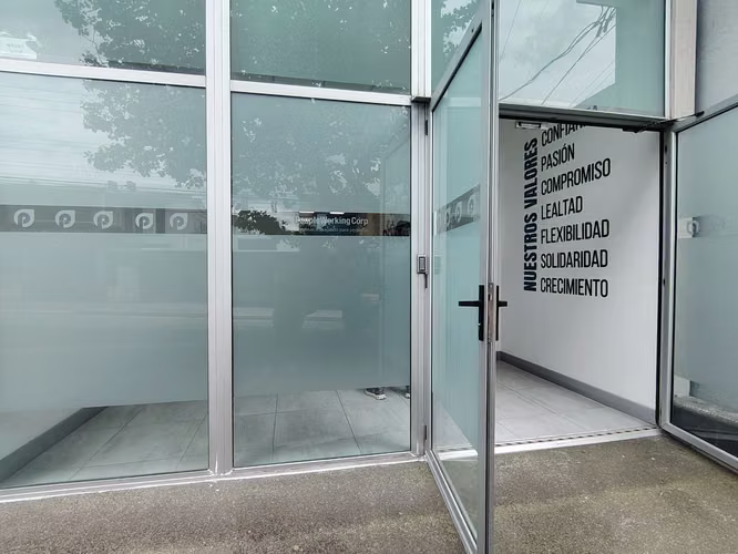 Local Comercial- Punto de venta Fte calle 80m2  - Imagen 3