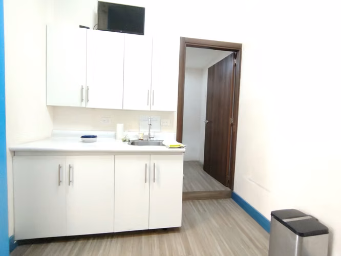 Local Comercial- Punto de venta Fte calle 80m2  - Imagen 18