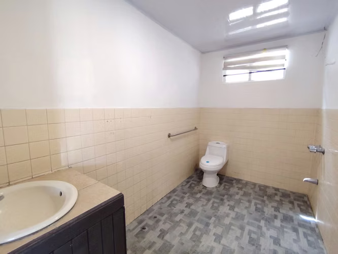 Ofibodega Heredia Fte calle 550m2 parqueo  - Imagen 15