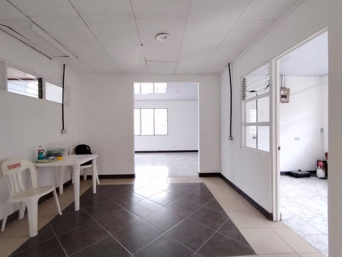 Ofibodega, Casa uso comercial Fte calle, parqueo  - Imagen 10