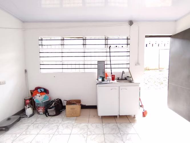 Ofibodega, Casa uso comercial Fte calle, parqueo  - Imagen 8