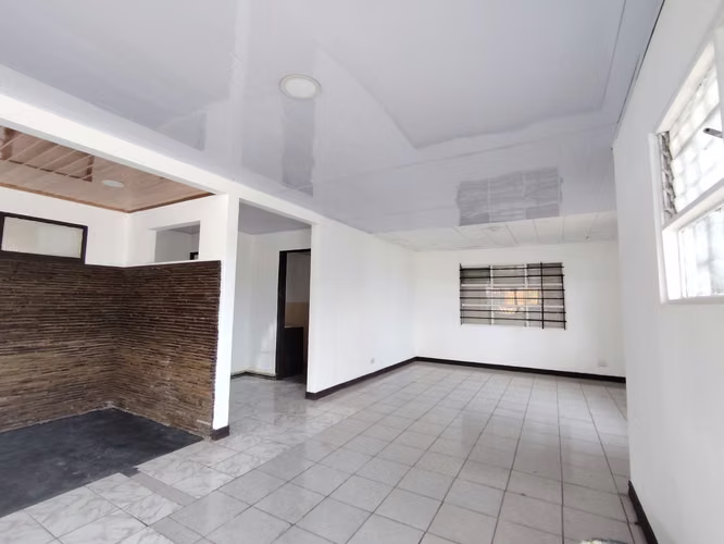 Ofibodega, Casa uso comercial Fte calle, parqueo  - Imagen 14