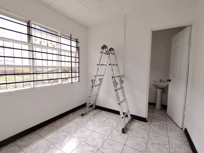 Ofibodega, Casa uso comercial Fte calle, parqueo  - Imagen 2