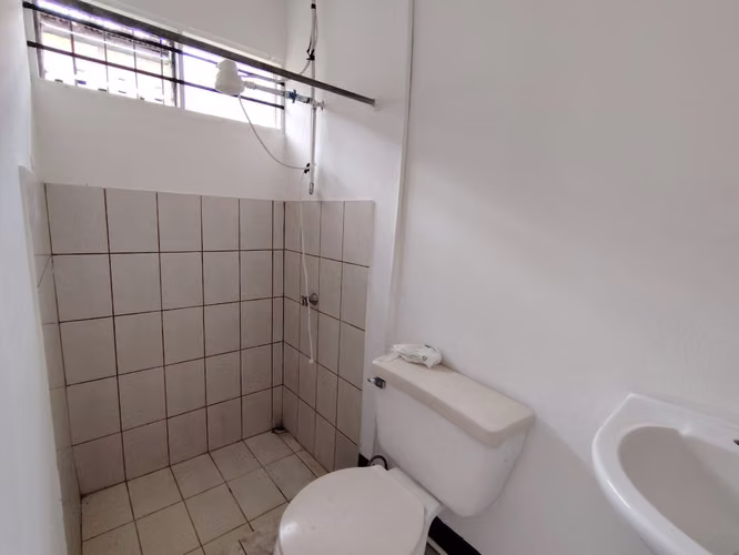 Ofibodega, Casa uso comercial Fte calle, parqueo  - Imagen 5