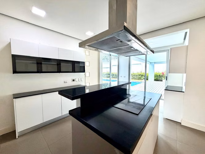 Escazu, Casa Contemporánea con Piscina y amplio jardin, acabados de lujo  - Imagen 5