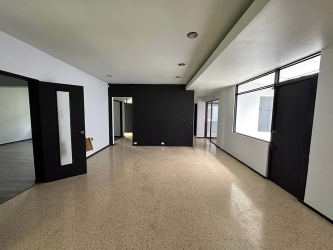 Casa para Oficinas en Barrio Francisco Peralta - Imagen 8