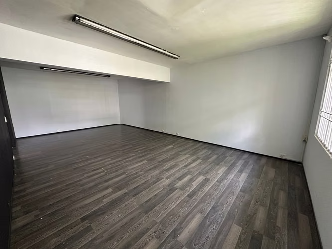 Casa para Oficinas en Barrio Francisco Peralta - Imagen 4