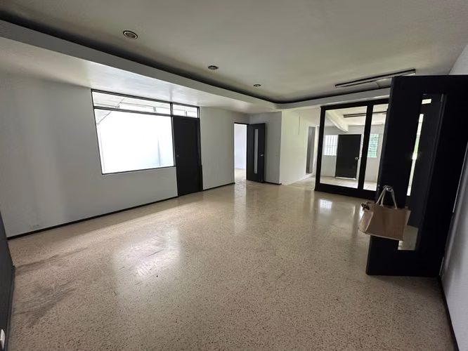 Casa para Oficinas en Barrio Francisco Peralta - Imagen 9