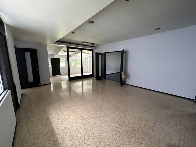 Casa para Oficinas en Barrio Francisco Peralta - Imagen 10
