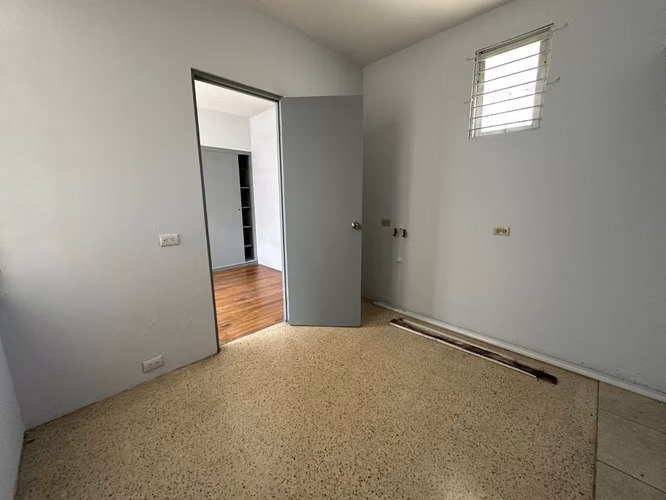 Casa para Oficinas en Barrio Francisco Peralta - Imagen 15