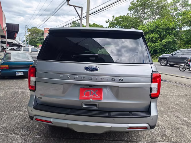 Ford Expedition XLT 2024 - Imagen 4